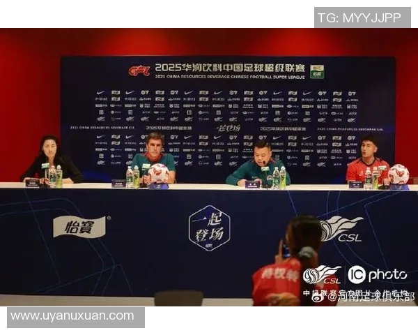 深入探讨重庆羽毛球队与其他球队实力对比的独特视角与分析 深入探讨重庆羽毛球队与其他球队实力对比的独特视角与分析