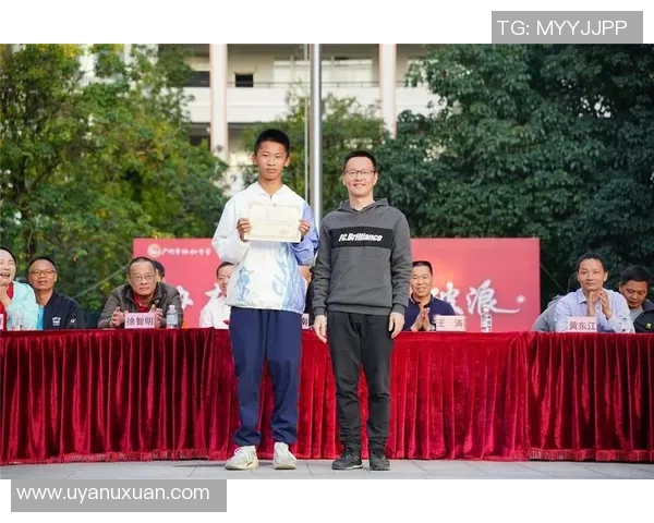 广州街舞队协同运动展现街舞魅力与体育精神的完美结合 广州街舞队协同运动展现街舞魅力与体育精神的完美结合